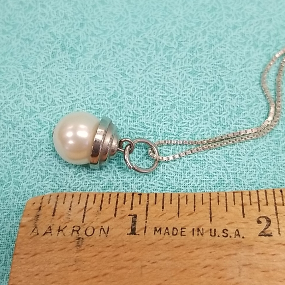 Sterling silver chain and pearl pendant - Picture 5 of 5